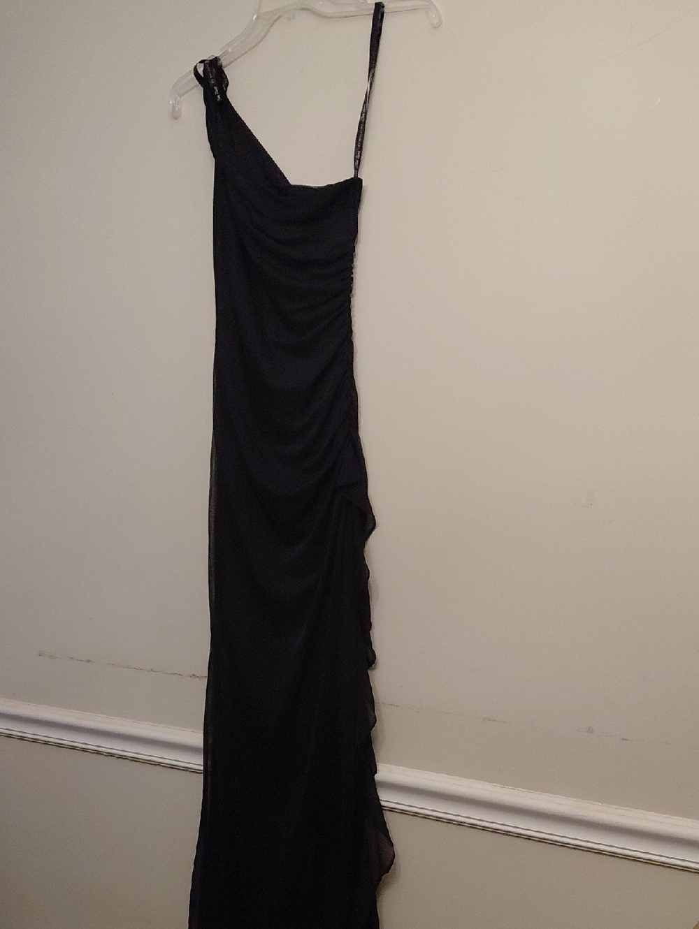 Zum Zum by Niki Livas Black One-Shoulder Ruched Gown